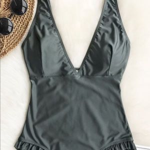 CUPSHE Sweet Smile Solid Gray One Piece Swimsuit
